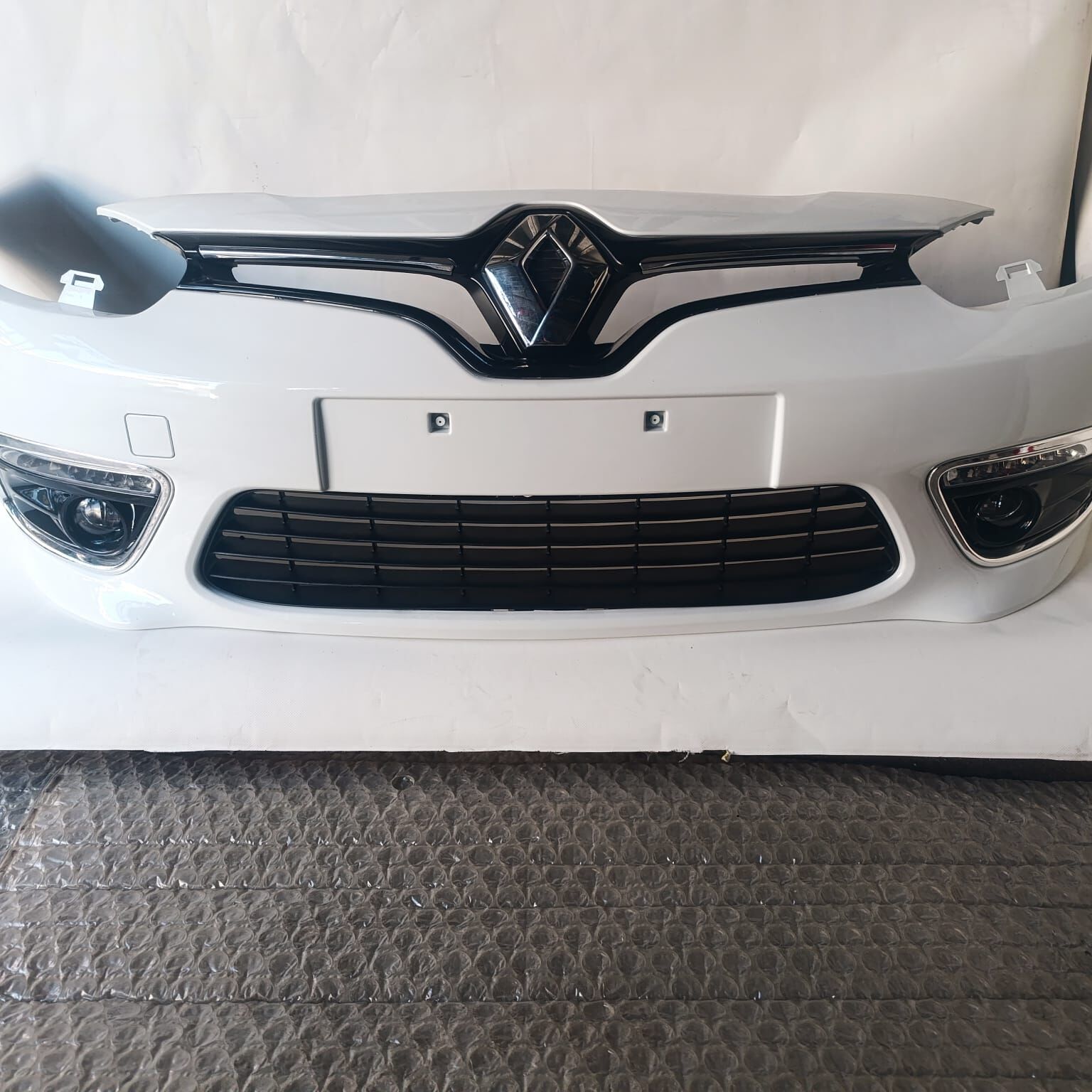 Fluence Ön Tampon  Beyaz Boyalı