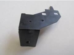 641815839R RENAULT CAPTUR- 13/19; ÖN TAMPON ÇAMURLUK BAĞLANTI BRAKETİ SOL (SAC) (EAGLE BODY)
