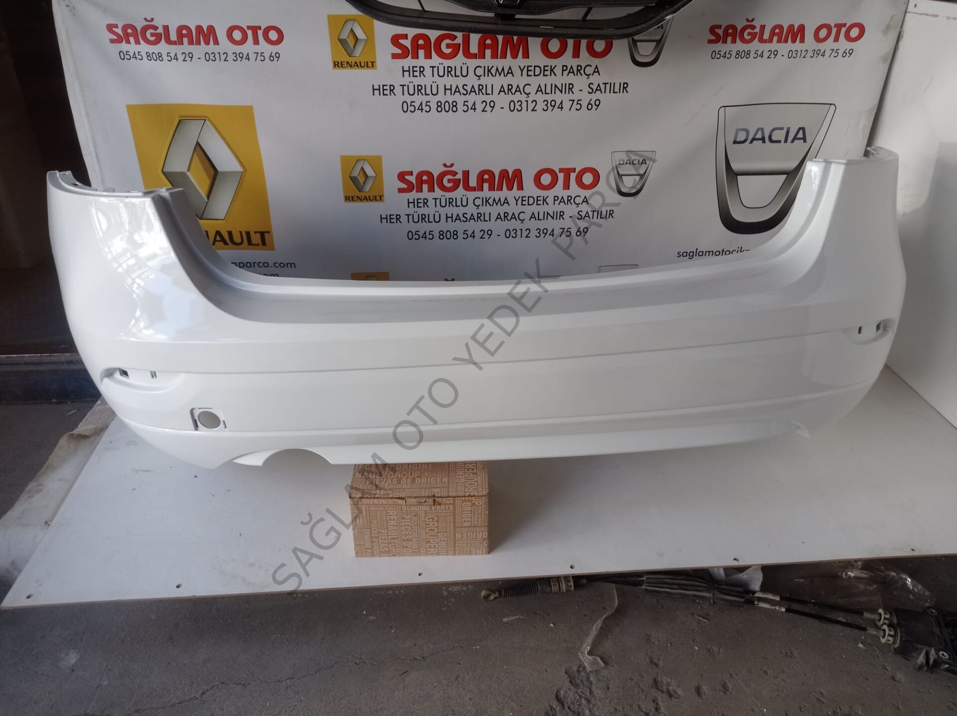 850229539R ,Fluence Arka Tampon Beyaz Renk
