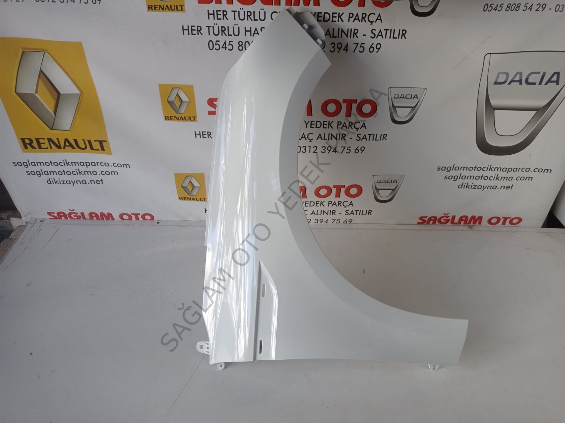 Megane 4 Sağ Ön Çamurluk Beyaz Renk İthal Sıfır