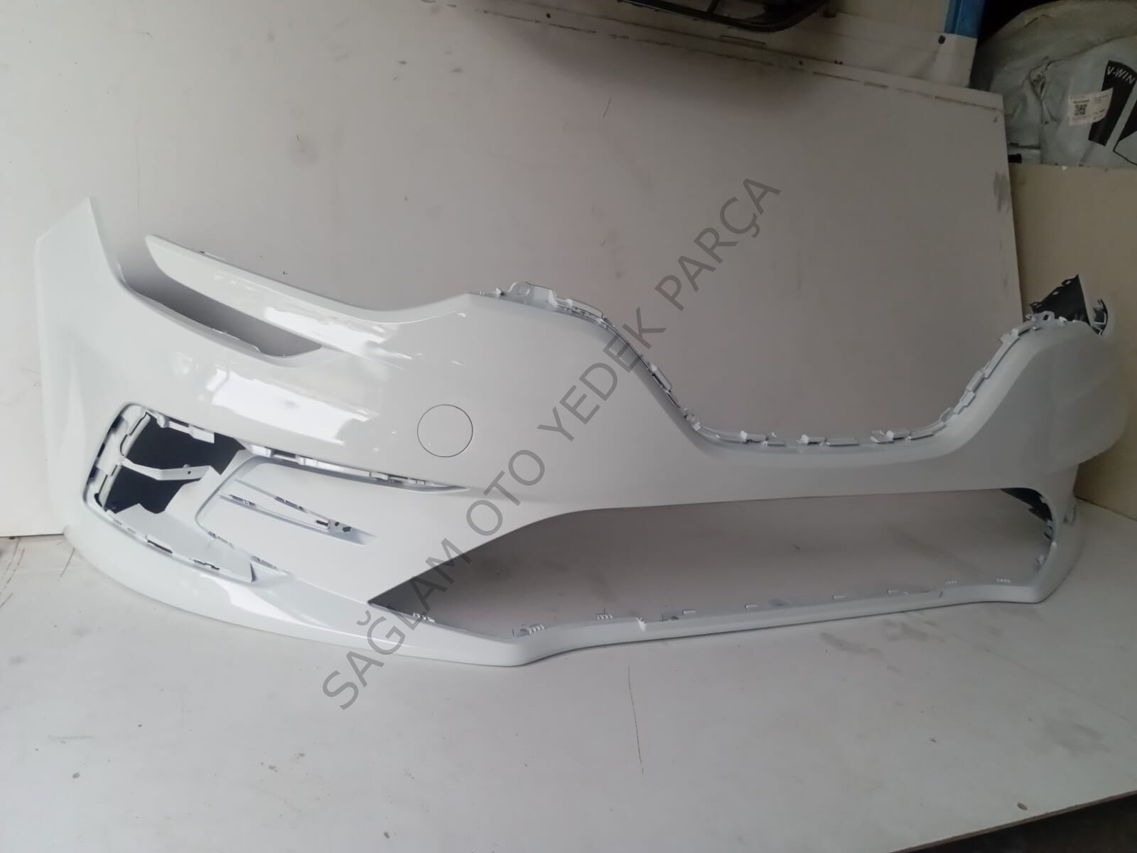 MEGANE 4 FAZ 2 ÖN TAMPON  BEYAZ  İTHAL SIFIR 2020-2024